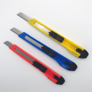 Cutter chico con seguro SX-6